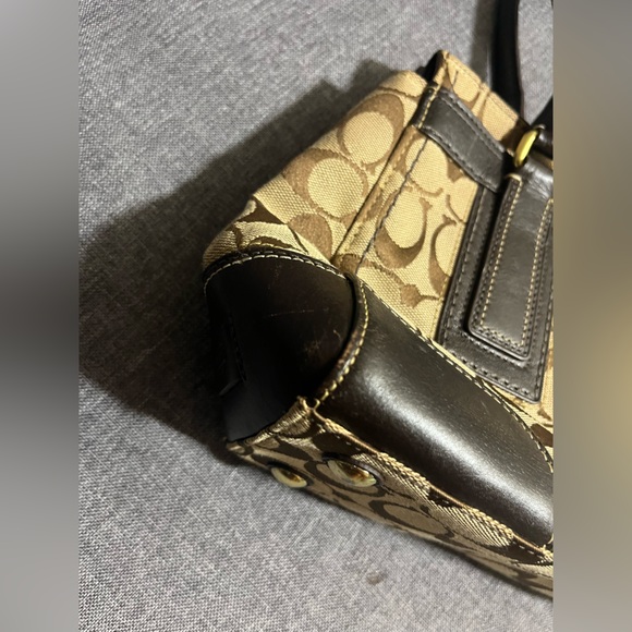 Coach Hamptons Twistlock Carryall Handbag - Picture 7 of 9